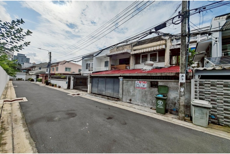 ขายบ้านแฝด 2 ชั้น  ซอยสบายใจ รัชดา-สุทธิสาร-ลาดพร้าว ใกล้รถ MRT สุทธิสาร 