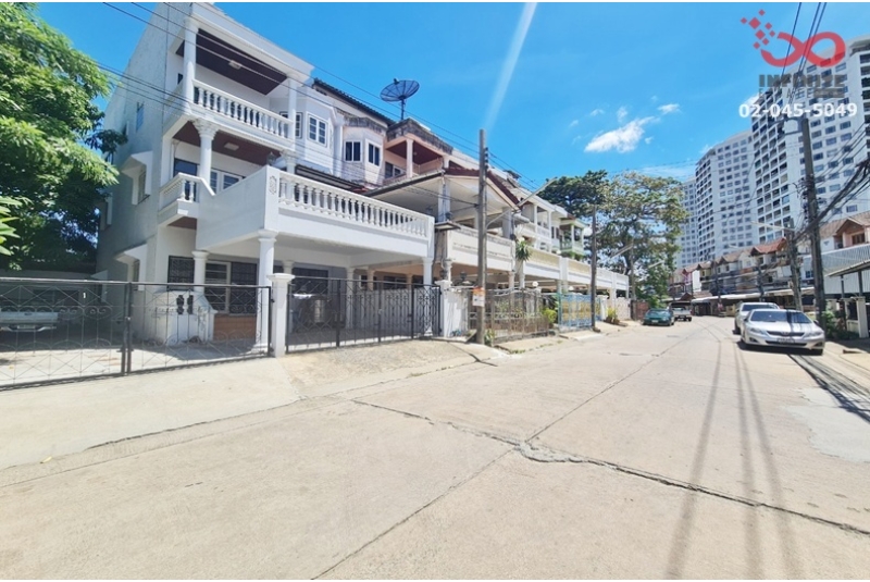 ให้เช่าทาวน์เฮาส์ 3 ชั้น เนื้อที่ 58 ตารางวา ซอยรามคำแหง 36/1 บางกะปิ 