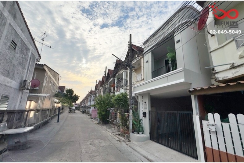 ขายทาวน์เฮาส์ เลิศอุบล วัชรพล รามอินทรา 65 ปรับปรุงใหม่ทั้งหลัง 2ชั้น 16ตรว.ใกล้รถไฟฟ้าสายสีชมพู