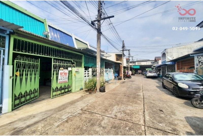 ขายทาวน์เฮาส์ 2 ชั้น เนื้อที่ 16 ตรว. ซอยเพชรเกษม 62/4 ถนนเพชรเกษม ใกล้ตลาดบางแค