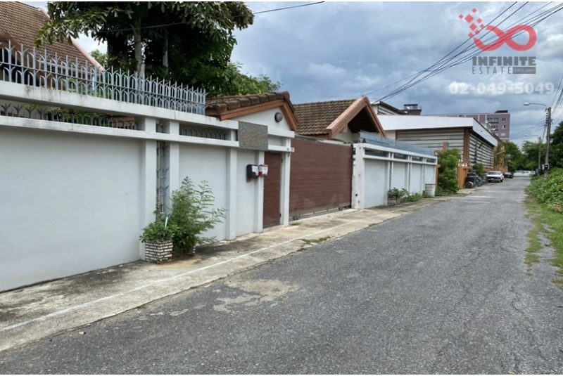 ขายบ้านเดี่ยว 2 ชั้น เนื้อที่ 304 ตารางวา ถนนพหลโยธิน ซอยพหลโยธิน 46/1 ใกล้แยกวงเวียนหลักสี่