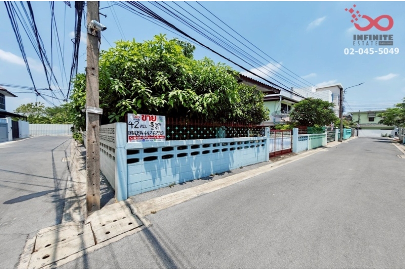 ขายบ้านเดี่ยว 2 ชั้น 42 ตร.ว. ถนนสุทธิสาร   ซอยสบายใจ หลังมุม ใกล้ MRT 