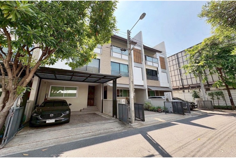 ขายทาวน์โฮม 3ชั้น ไพรเวท เนอวาน่า ไลฟ์ เอ็กซ์คลูซีฟ นวมินทร์ 111 - ประดิษฐ์มนูธรรม ใกล้ทางด่วน