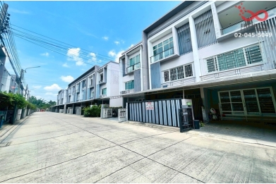 93407, ขายทาวน์โฮม 3 ชั้น ม.ดิเอ็กคลูซีฟ พัฒนาการ 44 ใกล้รถไฟฟ้าสายสีเหลือง ทำเลดี
