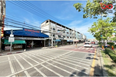 93570, ขายอาคารพาณิชย์ 3 ชั้น 3 คูหา 39 ตร.ว. ในตลาดวัฒนานันท์ ดอนเมือง ติดถนนสรงประภา