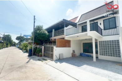 93723, ขายทาวน์เฮ้าส์ 2 ชั้น 22 ตรว. รีโนเวทใหม่ ซอยอ่อนนุช 40 สุขุมวิท 77 ใกล้ BTS  