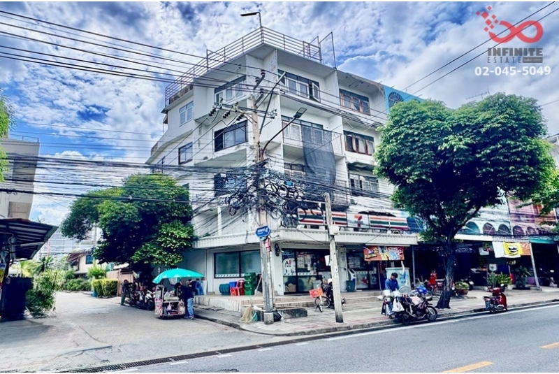 ขายอาคารพาณิชย์ 4.5 ชั้น 45 ตร.ว. ประชาสงเคราะห์ ดินแดง หลังมุม ติดถนน  ใกล้ MRT ห้วยขวาง