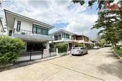 93833, ขายบ้านแฝด 2 ชั้น 42 ตร.ว. หมู่บ้านเปี่ยมสุข แจ้งวัฒนะ 23 ปากเกร็ด นนทบุรี ใกล้รถไฟฟ้าสายสีชมพู