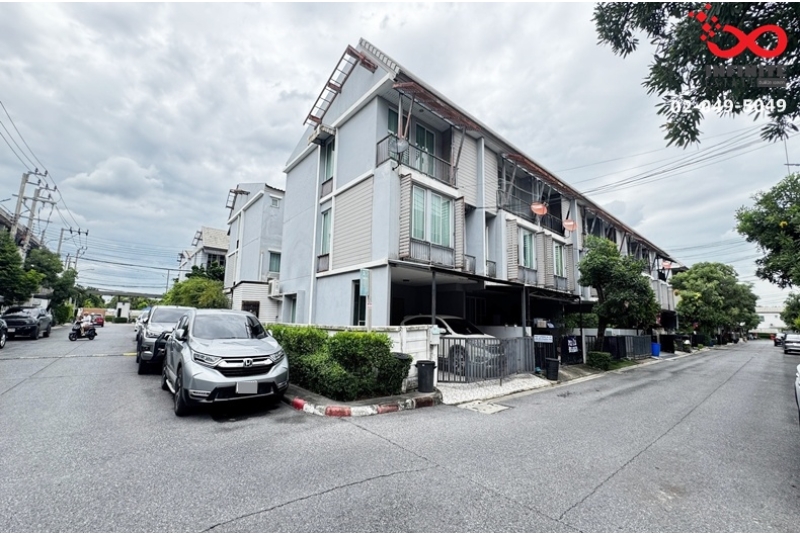 ขายทาวน์โฮม 3 ชั้น ม.อารียา เดลี่ เกษตร-นวมินทร์ ลาดปลาเค้า ทำเลดี อยู่ต้นโครงการ 