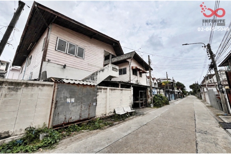 ขายที่ดินพร้อมห้องเช่า 99 ตร.ว. ซอยลาดพร้าว 110 ใกล้รถไฟฟ้า MRT สายสีเหลือง