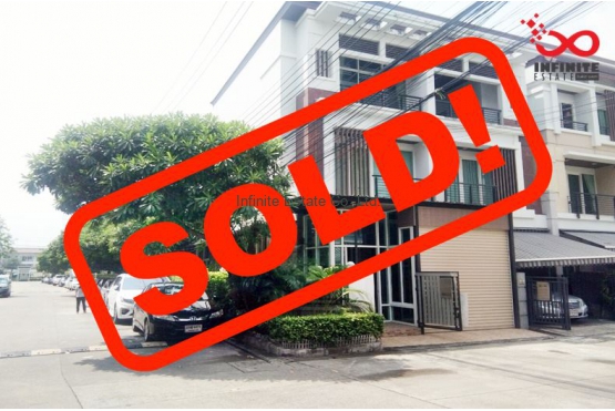 82187, ทาวน์โฮม 3 ชั้น หมู่บ้านกลางเมือง พระราม 9-ลาดพร้าว ถนนประดิษฐ์มนูธรรม 3 หลังมุม