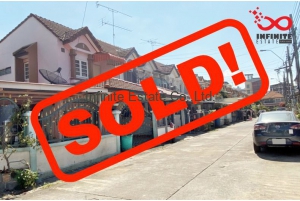 82112, ทาวน์เฮ้าส์ 2 ชั้น หมู่บ้านอมรพันธ์ 12 ถนนพหลโยธิน69/1 หลังมุม