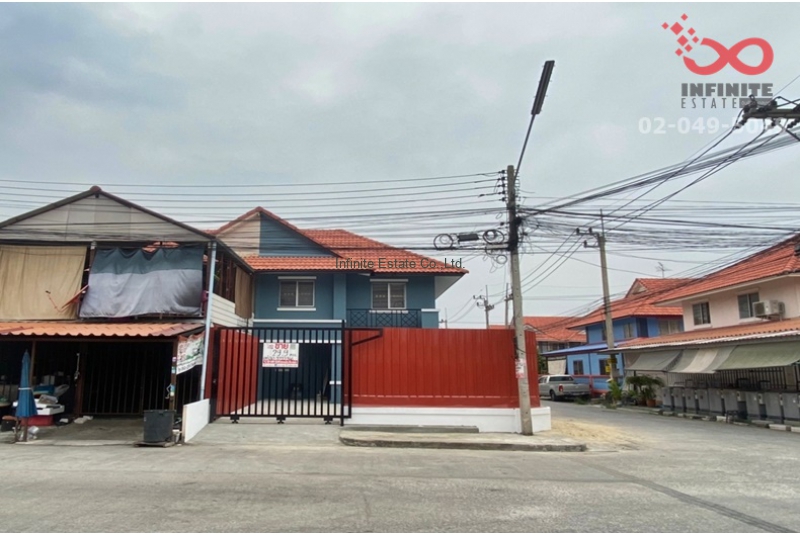 ทาวน์เฮ้าส์ 2 ชั้น บ้านพฤกษาดี หลังมุม ติดถนนเมน 