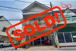 84892, ขายทาวน์เฮ้าส์ 2 ชั้น 20 ตารางวา ซอยลาดพร้าว 87 ถนนลาดพร้าว หลังมุม