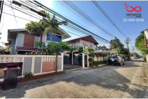 86222, ขายบ้านเดี่ยว 2 ชั้น 53 ตารางวา หมู่บ้านพรทวี ปุณณวิถี 49 ถนนสุขุมวิท