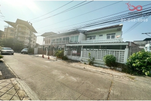 90894, ขายทาวน์เฮ้าส์ 2 ชั้น 28 ตารางวา ซอยลาดพร้าว 51 ถนนลาดพร้าว