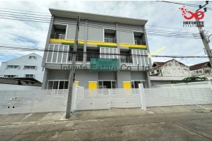 88049, ทาวน์โฮมใหม่ 3ชั้น ที่ให้คุณได้มากกว่า สร้างเสร็จพร้อมเข้าอยู่ นาคนิวาส ลาดพร้าว 71 