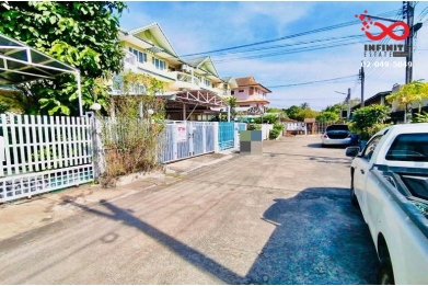 90329, ขายทาวน์เฮาส์ 3 ชั้น 30.8  ตารางวา หมู่บ้านช่อชัยพฤกษ์ 2 ซอยสวนผัก18 ถนนสวนผัก 