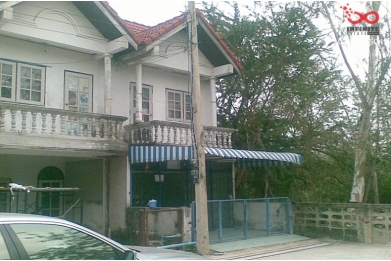 91710, ขายทาวน์เฮ้าส์ 2 ชั้น 18 ตรว.ถนนนราธิป ใกล้สี่แยกชะอำ เหมาะกับครอบครัวเริ่มต้น