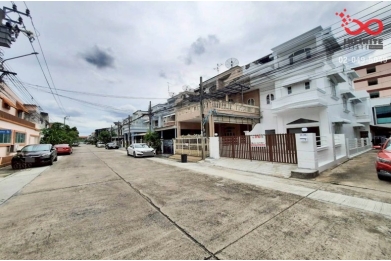 91907, ขายทาวน์โฮม 3ชั้น แกรนด์วิลเลจ ลาดพร้าว 80/3 วังทองหลาง ใกล้รถไฟฟ้า