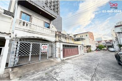 92168, ขายทาวน์เฮาส์ 2 ชั้น 18 ตร.วา พหลโยธิน 27 แยกรัชโยธิน ใกล้รถไฟฟ้า BTS