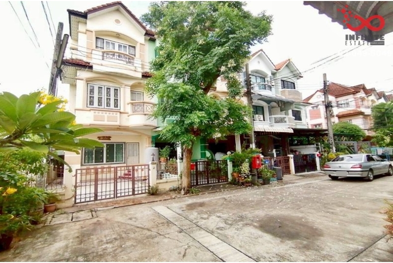 ขายทาวน์เฮาส์ 3ชั้น บ้านรรินธร บางกรวย–ไทรน้อย นนทบุรี  24ตร.ว.