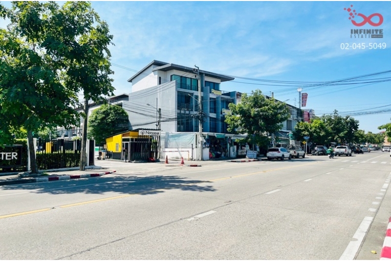 ขายโฮมออฟฟิศ 3.5ชั้น 38ตรว.ติดถนนราษฎร์พัฒนา ใกล้BTSสีส้ม