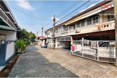 92895, ขายทาวน์เฮาส์ 2ชั้น 2คูหา 29 ตรว. รามอินทรา 43 ใกล้รถไฟฟ้า มัยลาภ 