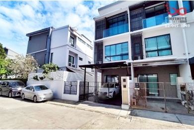 92398, ขายทาวน์โฮม เดอะแลนด์มาร์ค เอกมัย-รามอินทรา 3ชั้น 32ตรว. หลังริม พร้อมอยู่